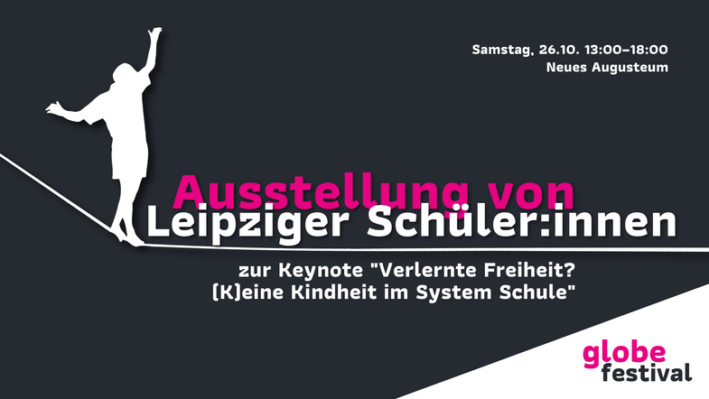 Schwarzweiß-Foto auf dem mit pink-weißer Schrift der Veranstaltungstitel steht